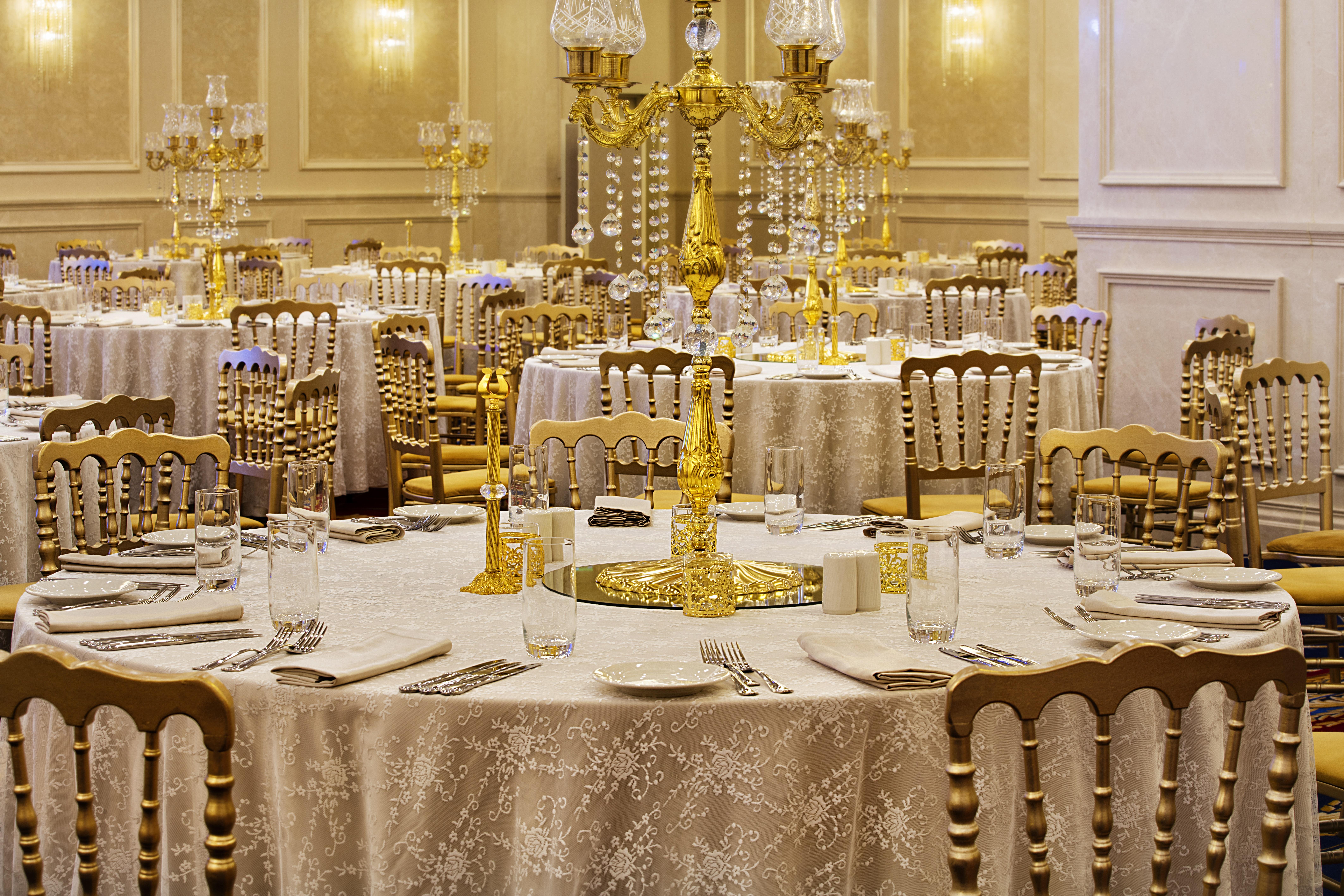 Ottoman'S Life Hotel Deluxe Stambuł Zewnętrze zdjęcie A table set for a formal dinner